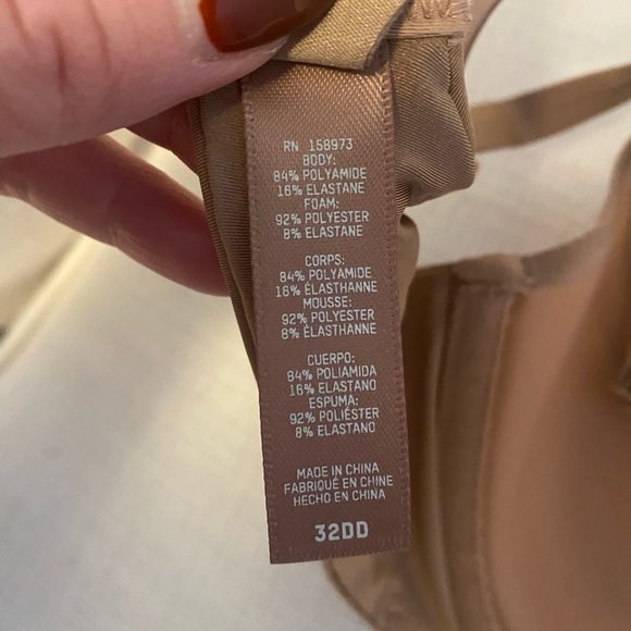 Skims Weightless Demi Bra - Picture 8 of 11